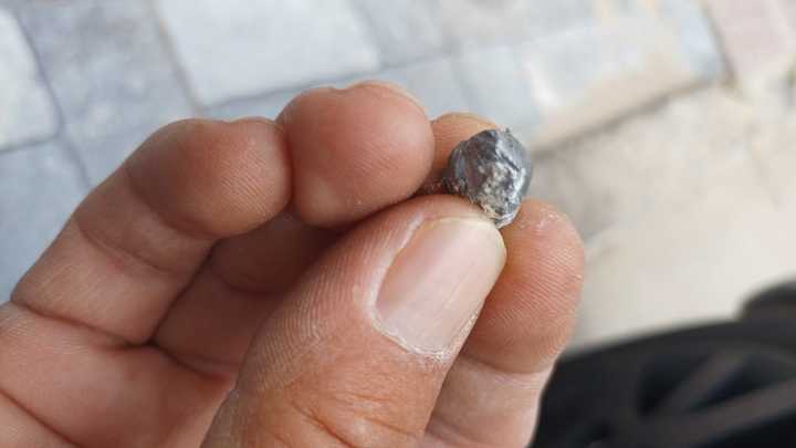 Balearon el ingreso de un edificio en calle Sarmiento y se dieron a la fuga