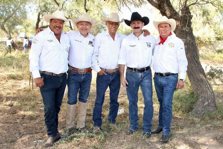 Agradece invitación