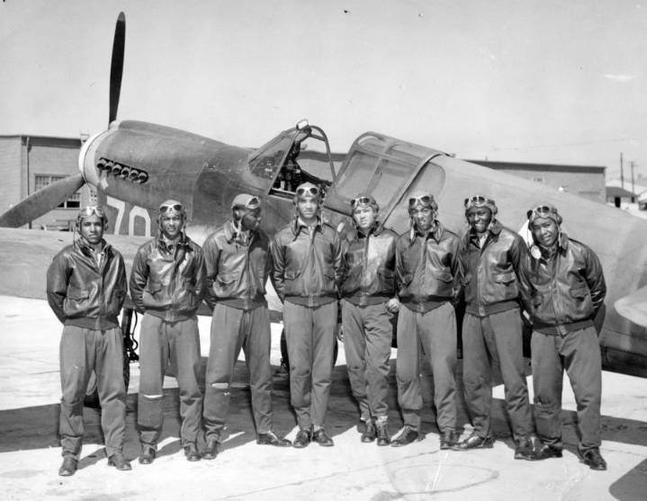 Bipartisan bill to honor Tuskegee Airmen