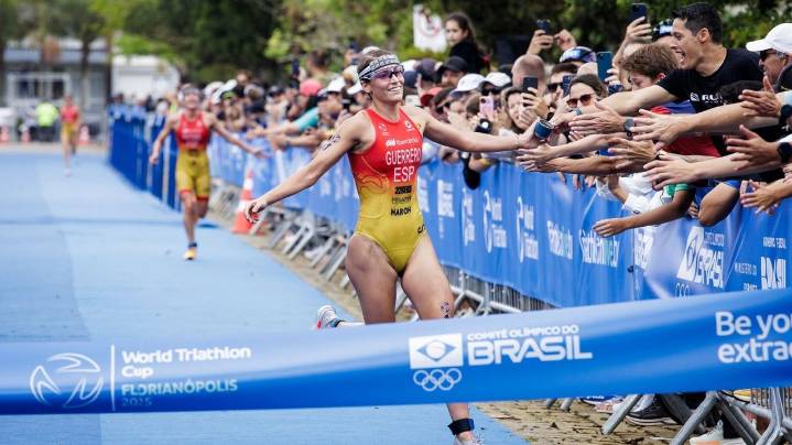 La triatleta naronesa Sara Guerrero comanda el histórico triplete de España en Brasil