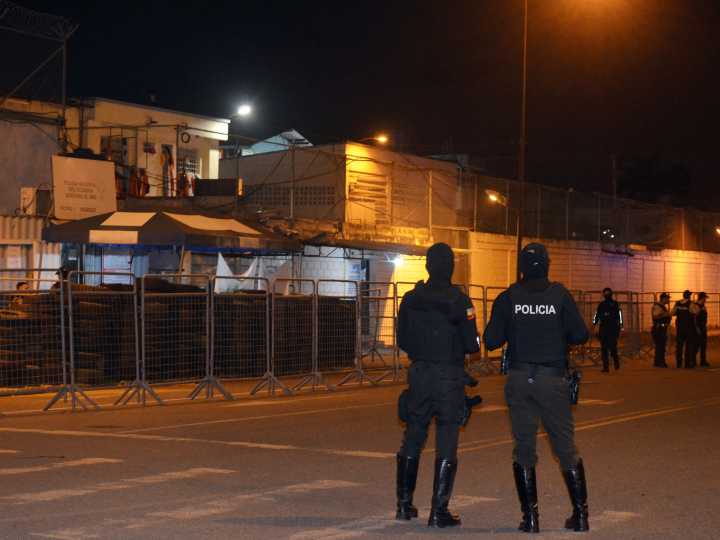 Riot in Ecuador prison kills 31 amid gunfire and explosions