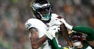 Eagles-Packers final score: Philadelphia holds on for win in bizarre fashion