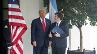 Milei reestructura el Gabinete y viaja otra vez a Estados Unidos, donde coincidirá con Trump
