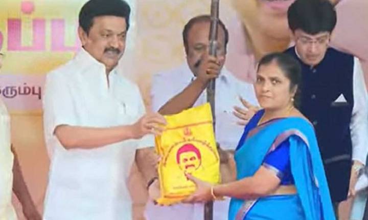 Pongal saree, veshti ready for distribution from Nov 15, says minister