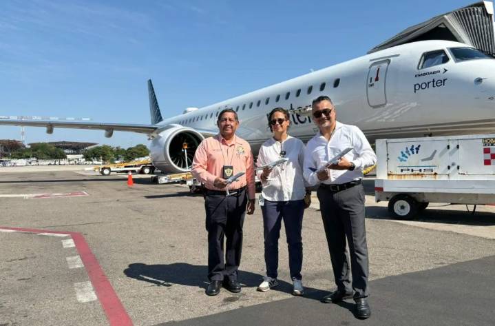 Reciben nuevo vuelo de Toronto, Canadá en Puerto Vallarta