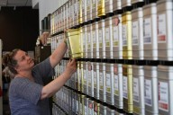 Pese a la reducción anunciada por Trump, los aranceles al té siguen causando estragos en EU