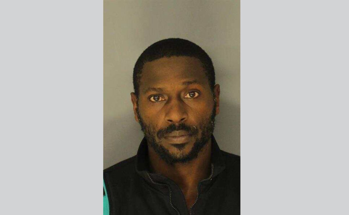 Antonio Brown se declara inocente: “Actuó en defensa propia”, dice su abogado