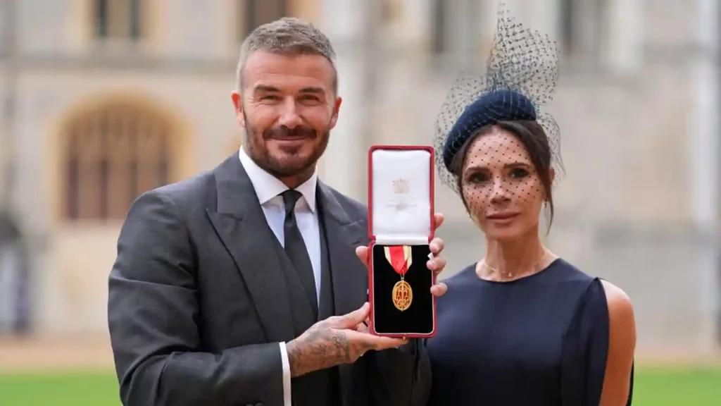 David Beckham es condecorado por el rey Carlos III