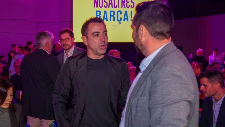 Xavi Hernández acude al acto de presentación de la candidatura de Víctor Font para ser presidente del Barça