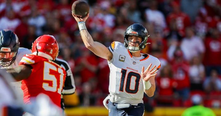 CBS Sports broadcasts "NFL Today" before the Broncos