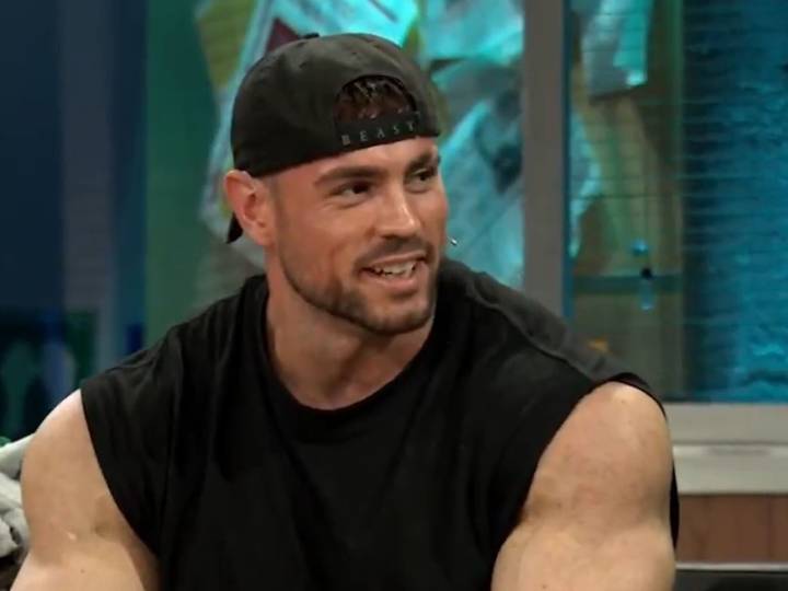 Un fisicoculturista estrella sorprende al revelar qué le molesta que le digan en la playa: "¡Qué asco!"