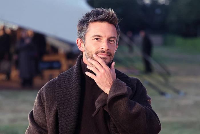 Jonathan Bailey Makes History as People Magazine’s Sexiest Man Alive of 2025