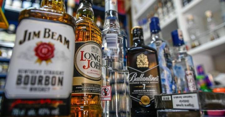 El PP enmienda a la Xunta sobre los anuncios de alcohol y los colegios