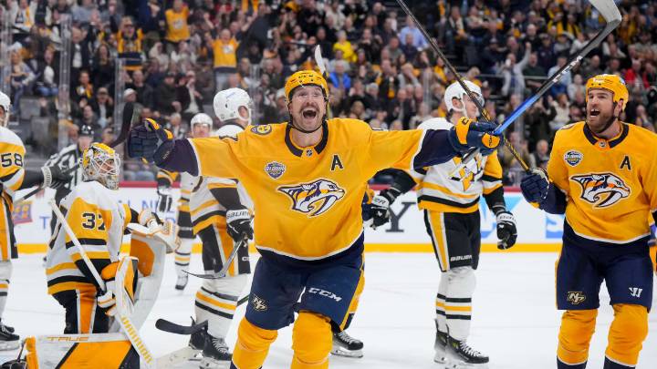 Forsberg savors helping Predators rally for Global Series win in Sweden