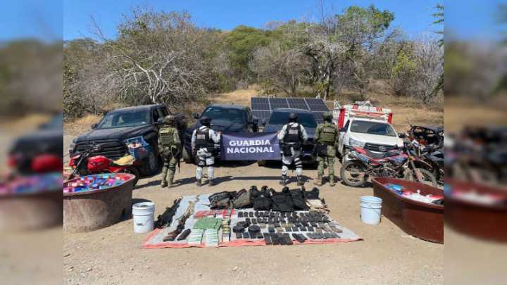Detienen a dos personas con once kilos de metanfetamina en Tlaxcala