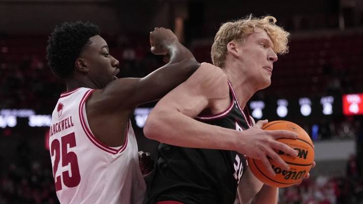 No. 23 Wisconsin stays unbeaten with 94-69 rout of SIU Edwardsville