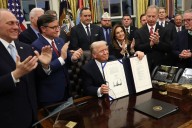 Donald Trump firma ley que acaba con el cierre de gobierno más largo en la historia de EE.UU