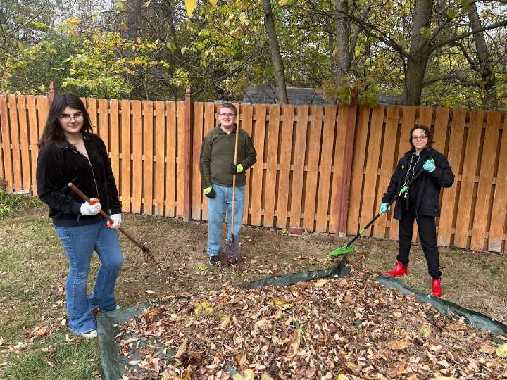North Olmsted students busy with leaf pickup: A Place in the Sun