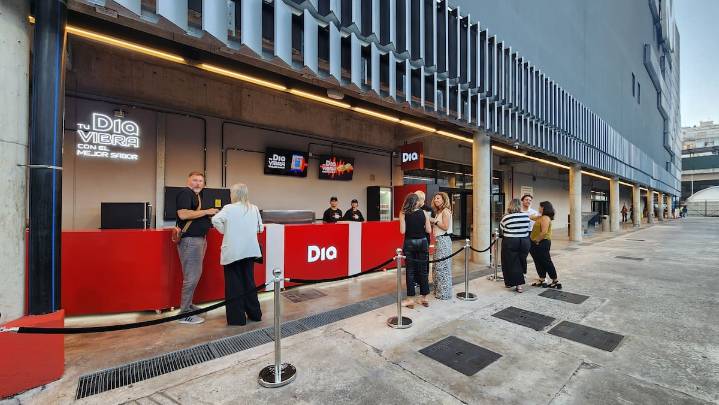 "Una gran ventana". La cadena de supermercados Dia suma una nueva unidad de negocios y desembarca en el Movistar Arena