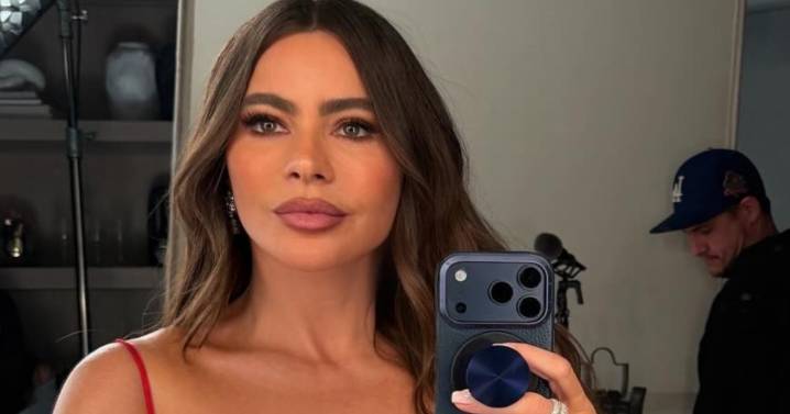 Sofia Vergara's Bold Red Dress Is Everything