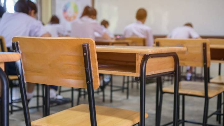 Government must follow Raac action by tackling asbestos in schools, unions say