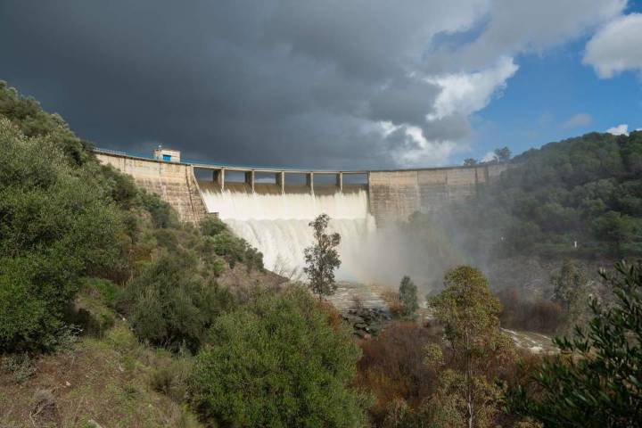 Agua en los embalses para medio mes más de consumo tras el temporal de octubre