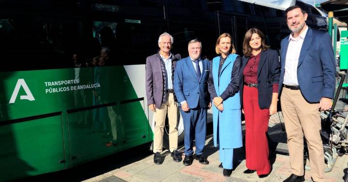La Junta refuerza el transporte público entre Fuengirola, La Cala de Mijas y Marbella con una nueva línea de autobús