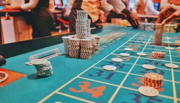 Bloquea Hacienda 13 casinos por presunto lavado de dinero