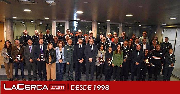 El Gobierno regional reconoce a tres voluntarios y cuatro agrupaciones de Protección Civil de la provincia de Cuenca