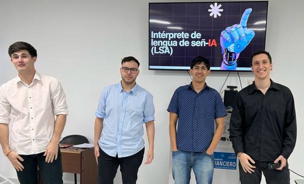 Alumnos de UNPSJB presentan proyecto IA capaz de traducir lengua de señas