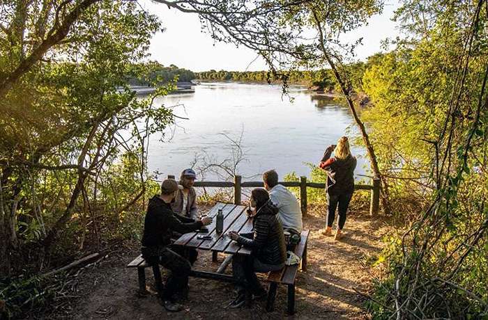 Advierten una ligera caída del sector turístico en el NEA por brecha cambiaria
