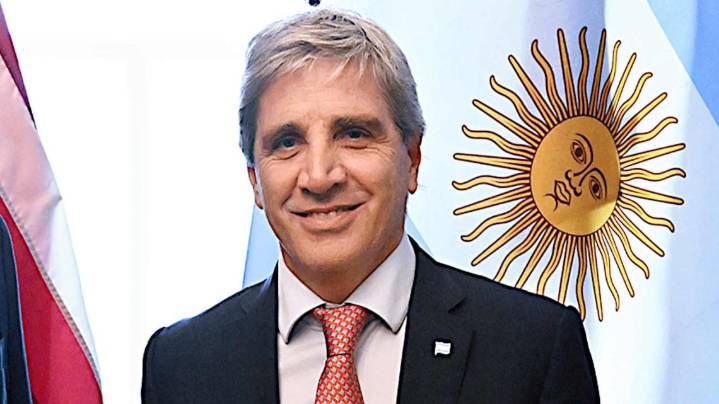 Luis Caputo buscará renovar $14,5 billones de deuda en la última licitación de noviembre 2025