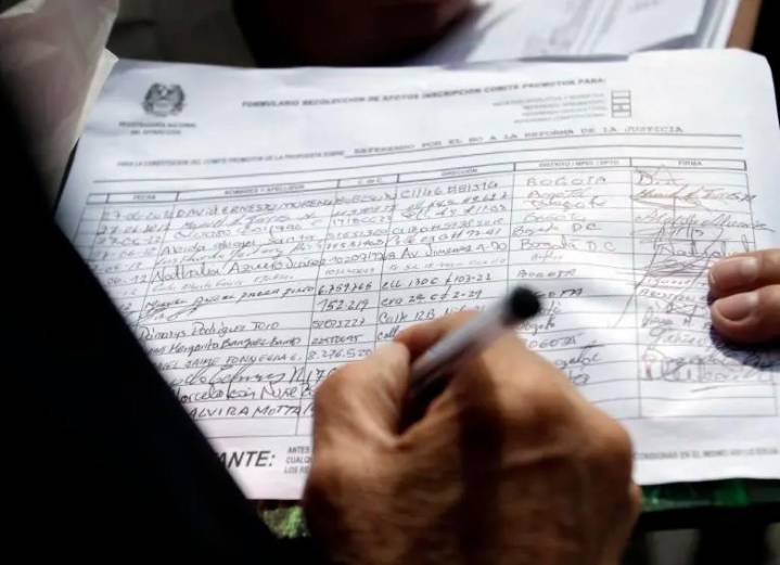 Recolección de firmas: ¿un atajo que persiste para hacer campaña anticipada sin topes? Hubo 91 comités inscritos