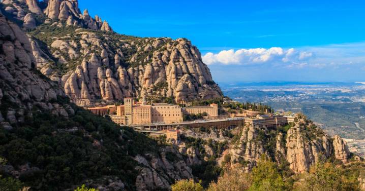 El catalán retrocede en toda Cataluña pese a décadas de inmersión lingüística