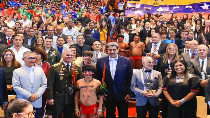 Jefe de Estado: "La tarea es hacer de Venezuela una Patria pacífica y feliz" (+ Fotos)