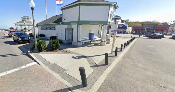 Petition pushes back on Rehoboth bollards near bandstand
