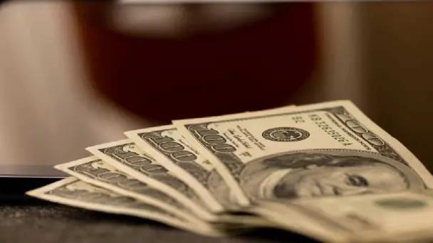 Precio dólar apertura viernes México muestra volatilidad