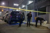 Dos sujetos incendian camionetas de funeraria El Paraíso en la Zona Centro