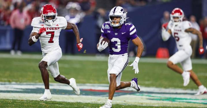 Kansas State's Dylan Edwards to redshirt, enter transfer portal