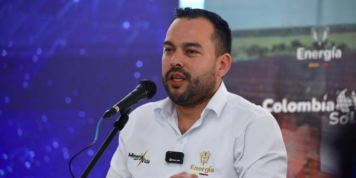 Edwin Palma fue abucheado durante discurso en congreso de distribuidores de combustibles