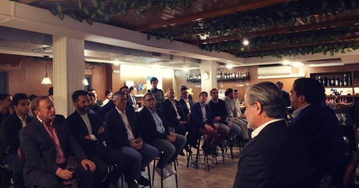 La Casa de Canarias en Madrid reúne a expertos y jóvenes para debatir el futuro económico del archipiélago