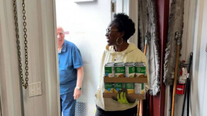 Communities step up as food pantries face surge in demand during government shutdown