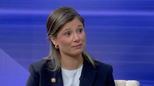 Maggie Goodlander backs legislation to freeze pay of Congress during government shutdowns