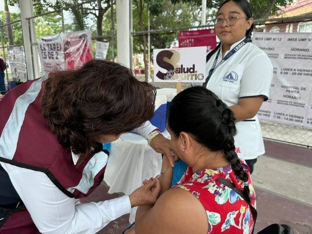 EXHORTAN A VACUNARSE CONTRA LA INFLUENZA, NEUMOCOCO Y COVID