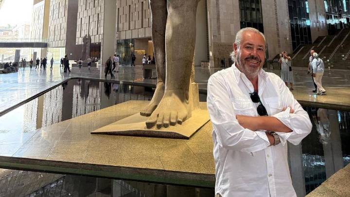 El escritor canario Antonio Cabanas analiza la apertura del Gran Museo Egipcio, el mayor espacio dedicado a Tutankamón y al Antiguo Egipto