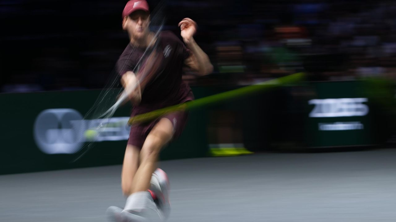 Sinner routs Zverev to set up Paris Masters final against Auger-Aliassime and move closer to No. 1