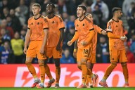 Gol argentino y una jugada increíble. Soulé convirtió para Roma y Dibu fue clave en Aston Villa: pasó de todo en la Europa League