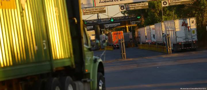Campesinos y transportistas paralizan aduana en Ciudad Juárez en protesta por reforma hídrica y falta de seguridad