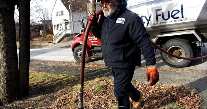 Bipartisan push for Trump to release winter fuel aid to states this week