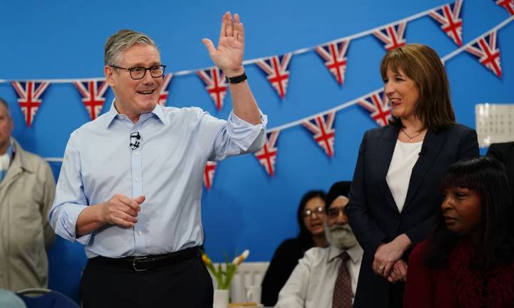 Starmer hails drop in migration as visa numbers plunge after rule changes